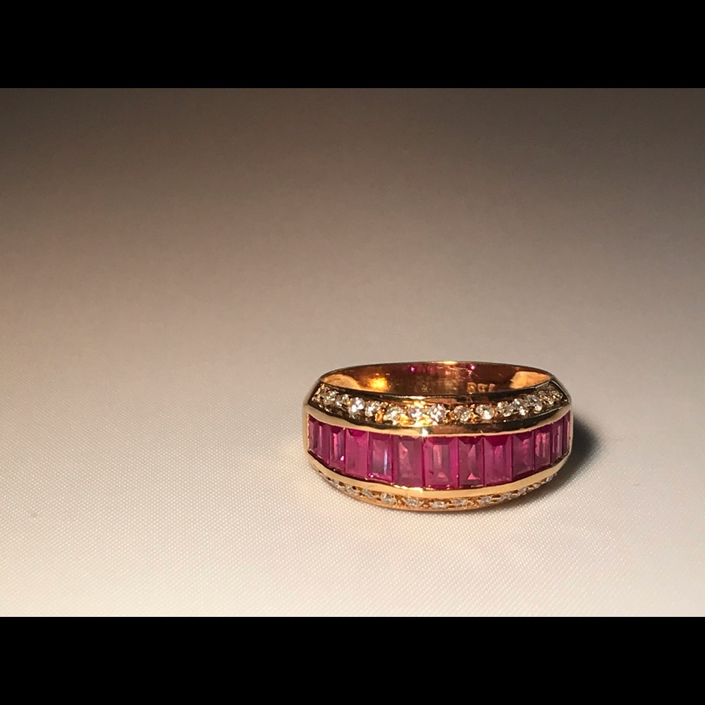 18K Ruby & Diamond Ring - Picture 10 of 16